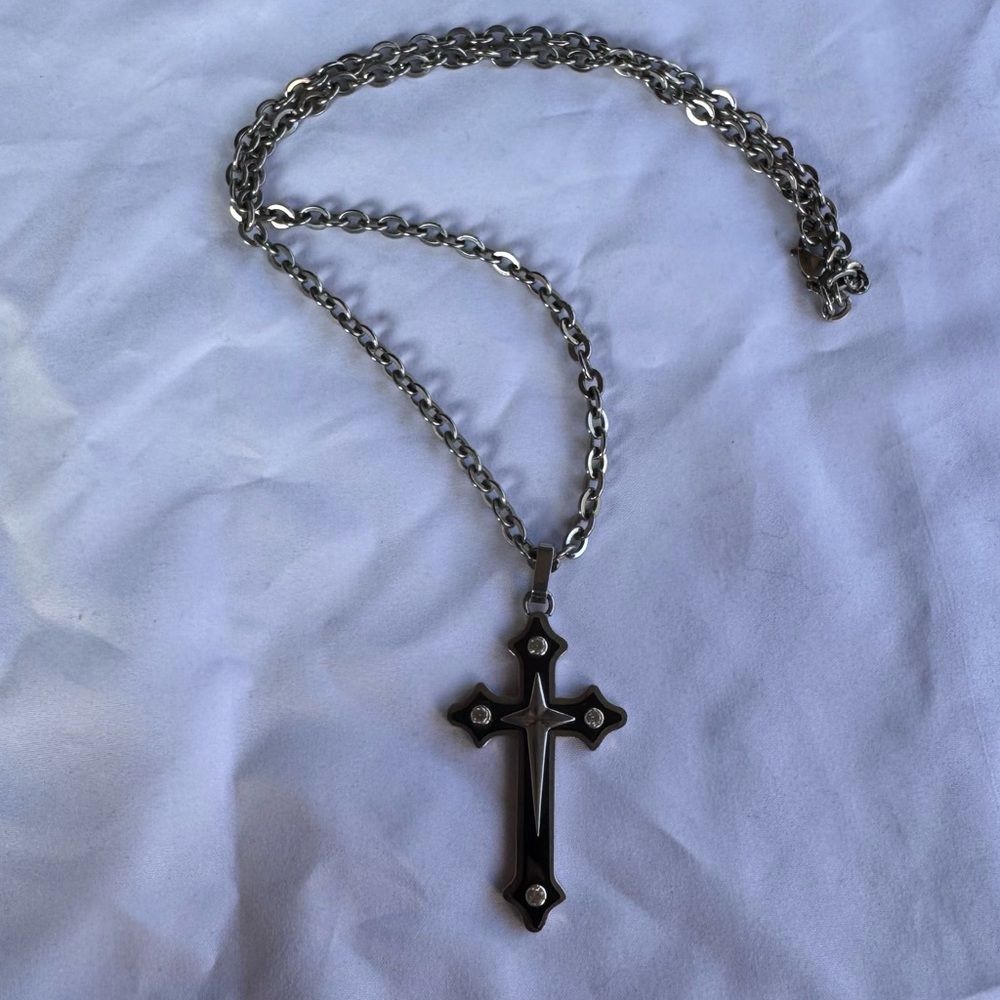 Stainless Steel cross with 22 inch necklace